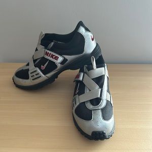 Nike Air Silver Black Bicycle Training Shoes